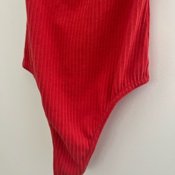 MISSGUIDED | Ribbed Spaghetti Strap Bodysuit - Picture 5 of 8